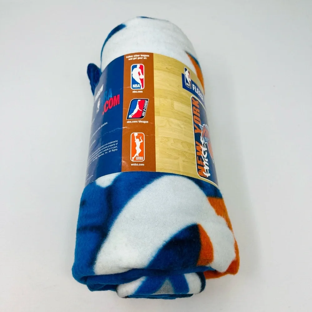 NBA**NEW YORK KNICKS Fleece Throw**50” x 60” NEW!! - Picture 3 of 4